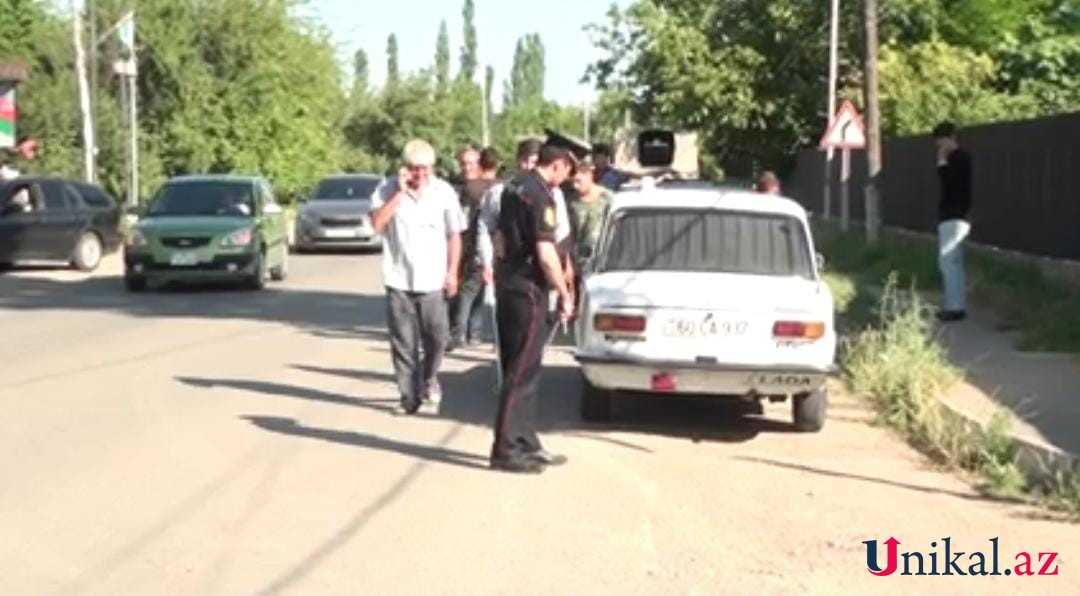 Tovuzda minik maşını traktorla toqquşdu - Yaralılar var (FOTOLAR)